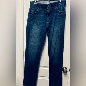Lee straight forward M size 32x34